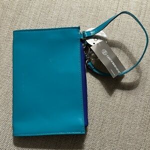 Giani Bernini Teal Leather Wristlet Zipper Close Size Zipper Pocket NWT